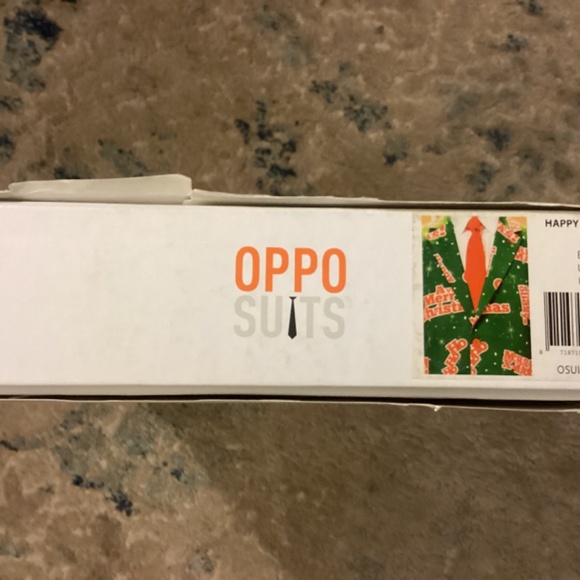 Suit - Picture 3 of 6